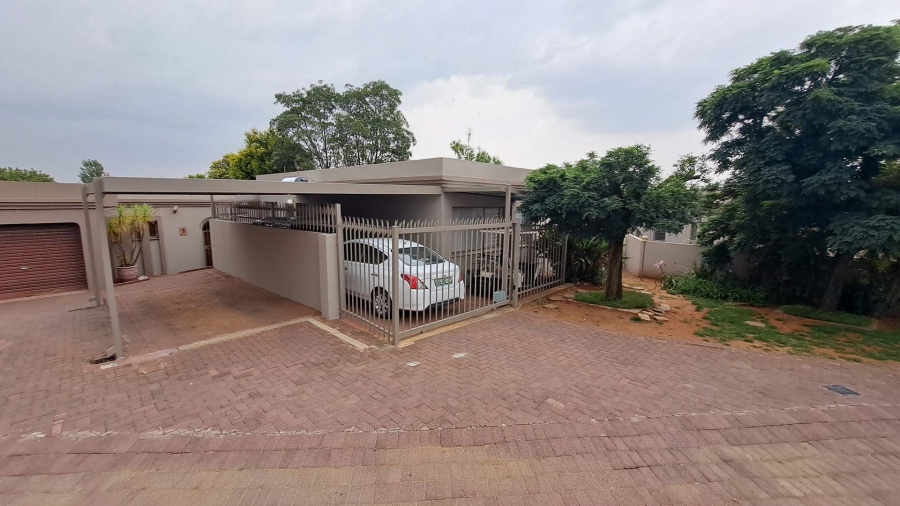 3 Bedroom Property for Sale in Langenhovenpark Free State